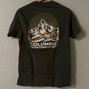 Columbia Men's Dark Green T-Shirt